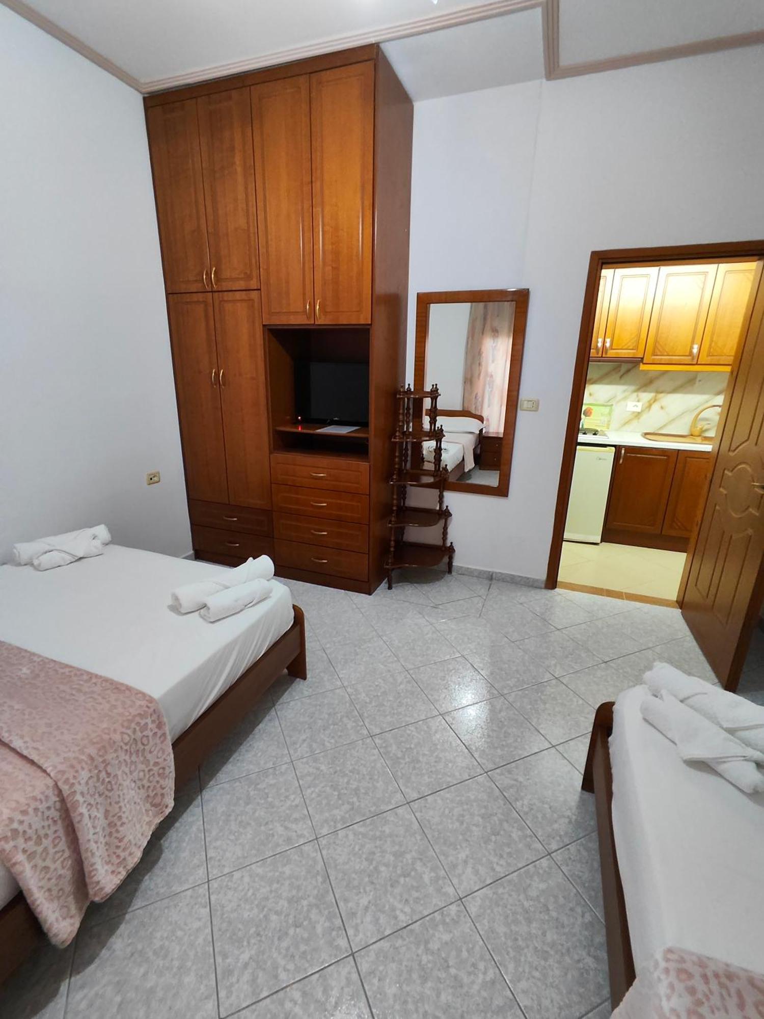 Hola Rooms Ksamil Bagian luar foto