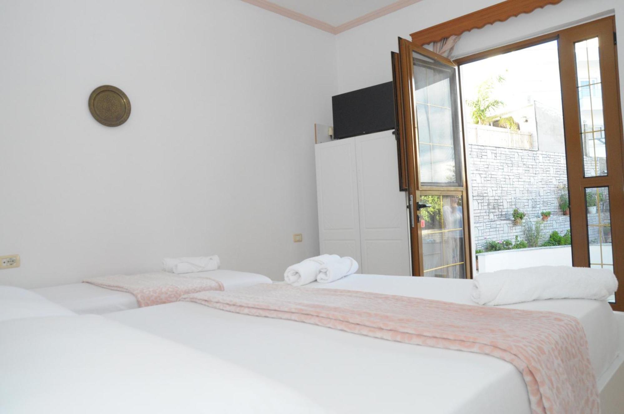 Hola Rooms Ksamil Bagian luar foto