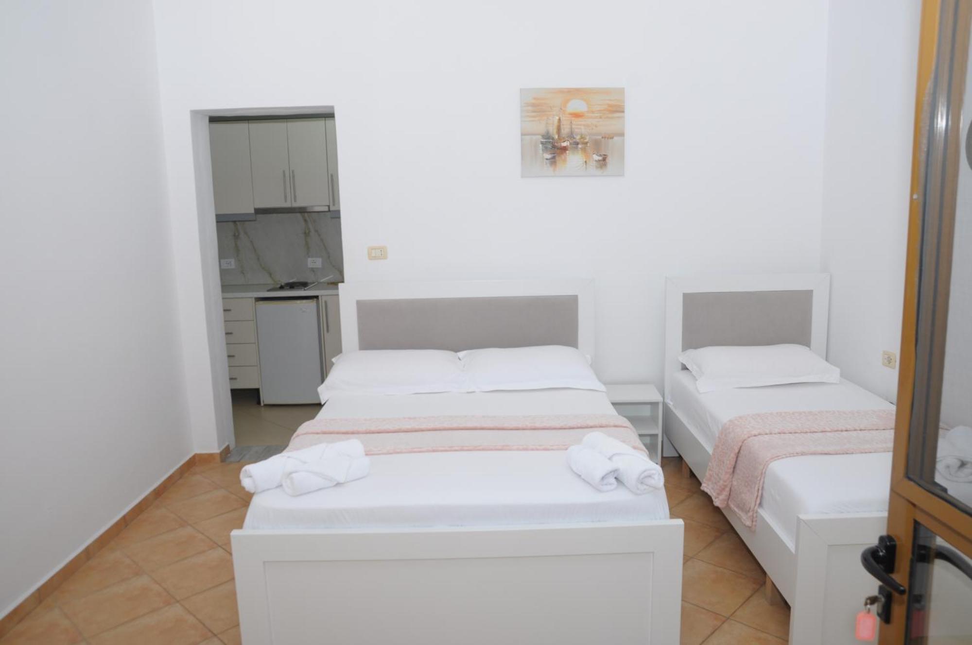Hola Rooms Ksamil Bagian luar foto