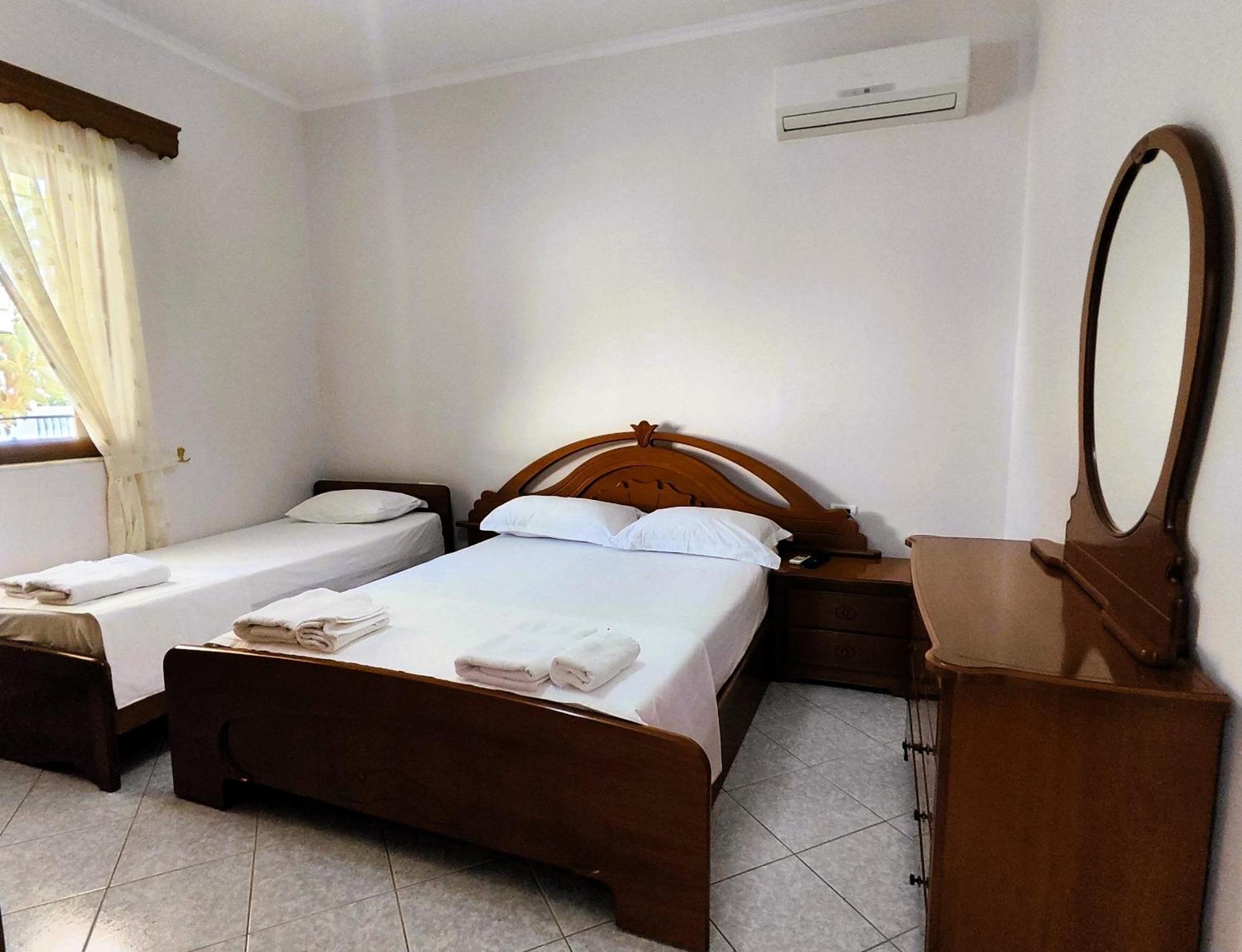 Hola Rooms Ksamil Bagian luar foto