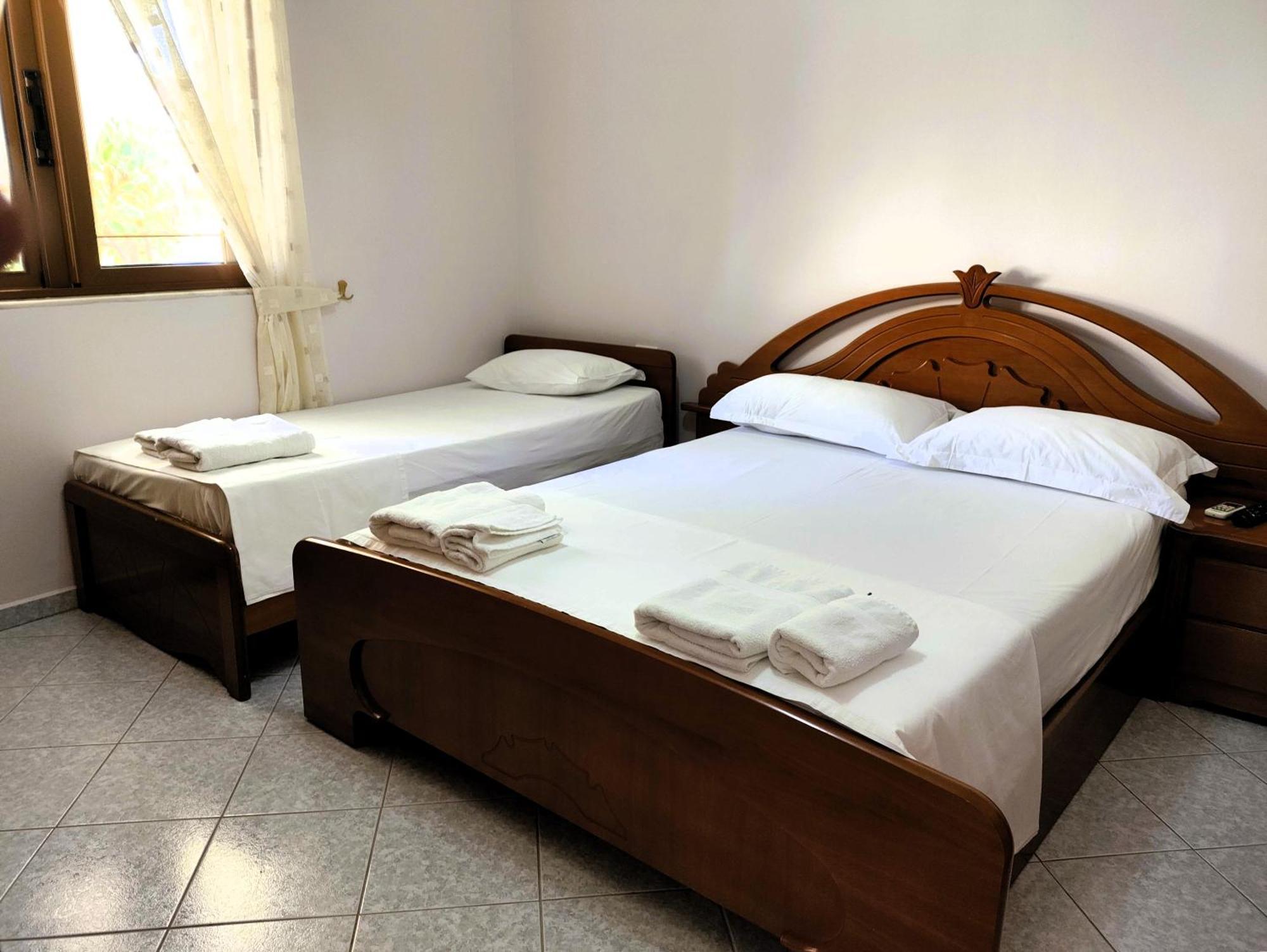 Hola Rooms Ksamil Bagian luar foto